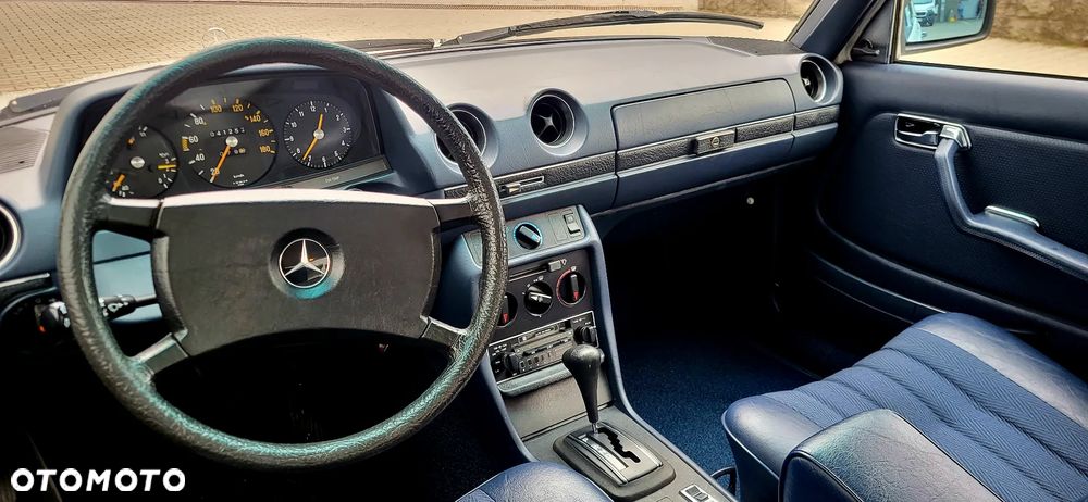 Mercedes-Benz W123 - 16