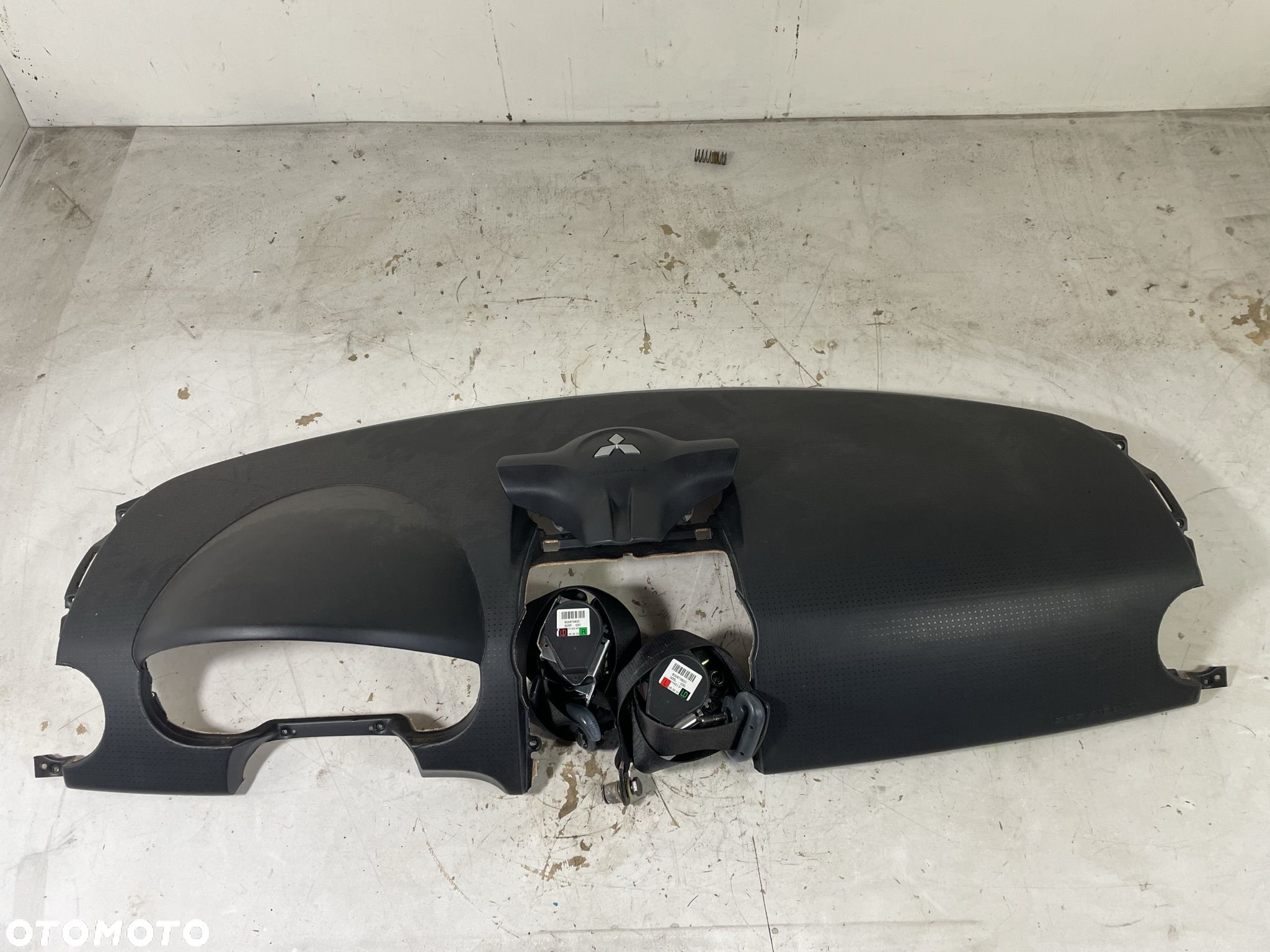 MITSUBISHI COLT VI 04-09 AIRBAG KONSOLA PASY CZARNA - 1