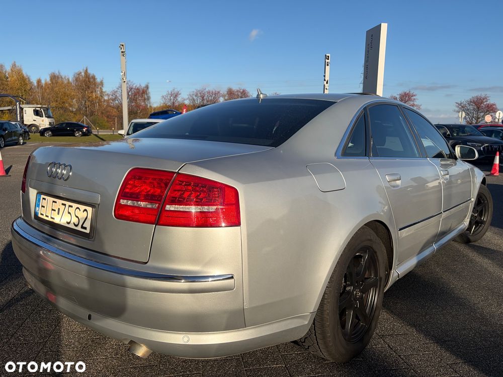 Audi A8 - 8