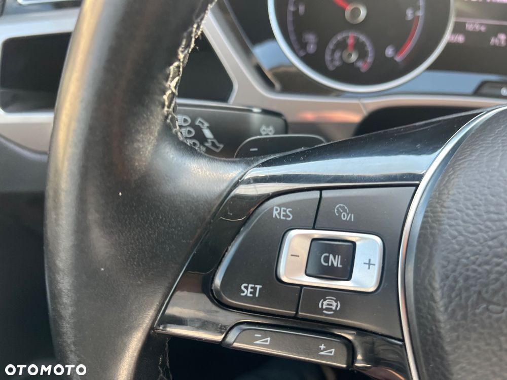 Volkswagen Touran 2.0 TDI SCR DSG Trendline - 35