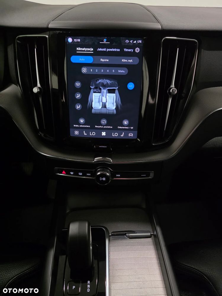 Volvo XC 60 B4 D AWD Ultimate Bright - 12