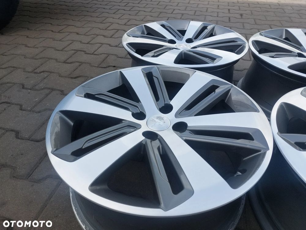 PEUGEOT 2008 3008 5008 FELGI ALUFELGI R18 7.5J ET29 4X108 OE PEUGEOT 9802462477 JAK NOWE! PROSTE! - 9