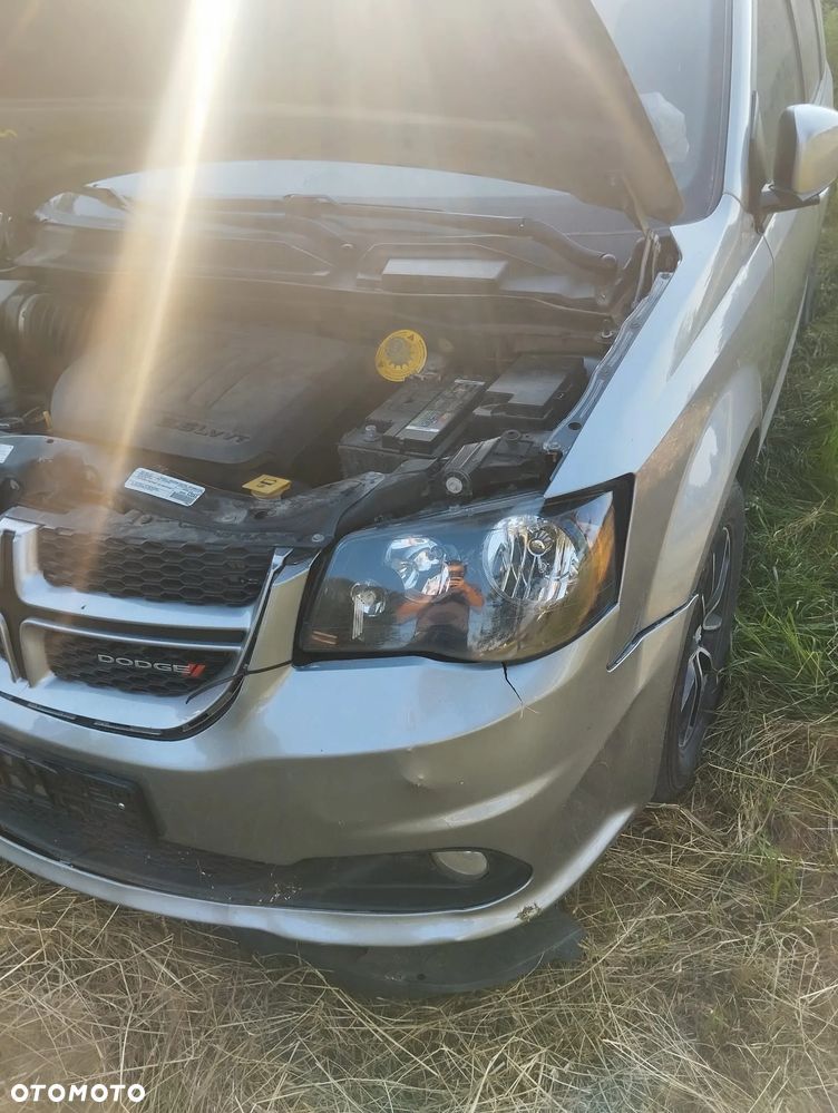 Dodge Grand Caravan 3.6 R/T - 14