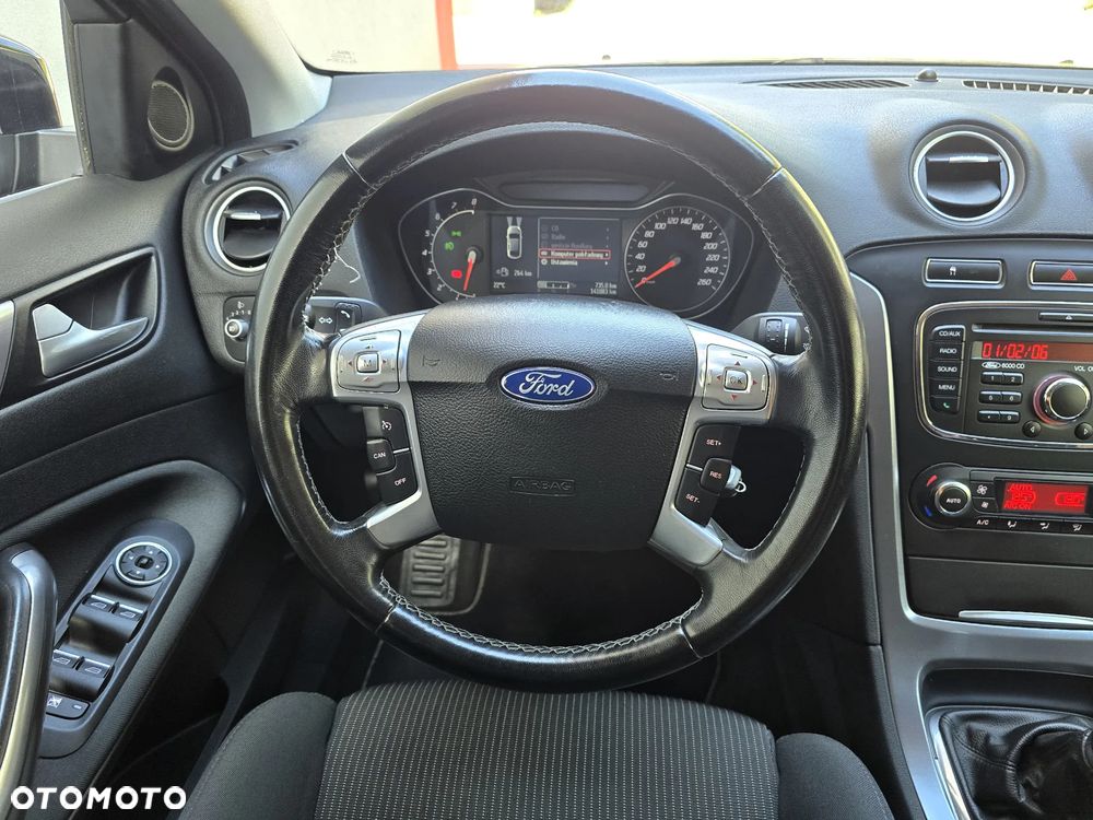 Ford Mondeo 2.0 Futura X - 24