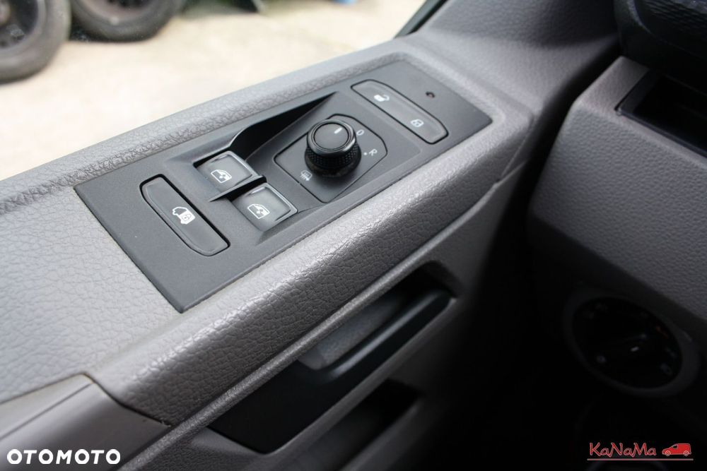 Volkswagen Transporter - 24