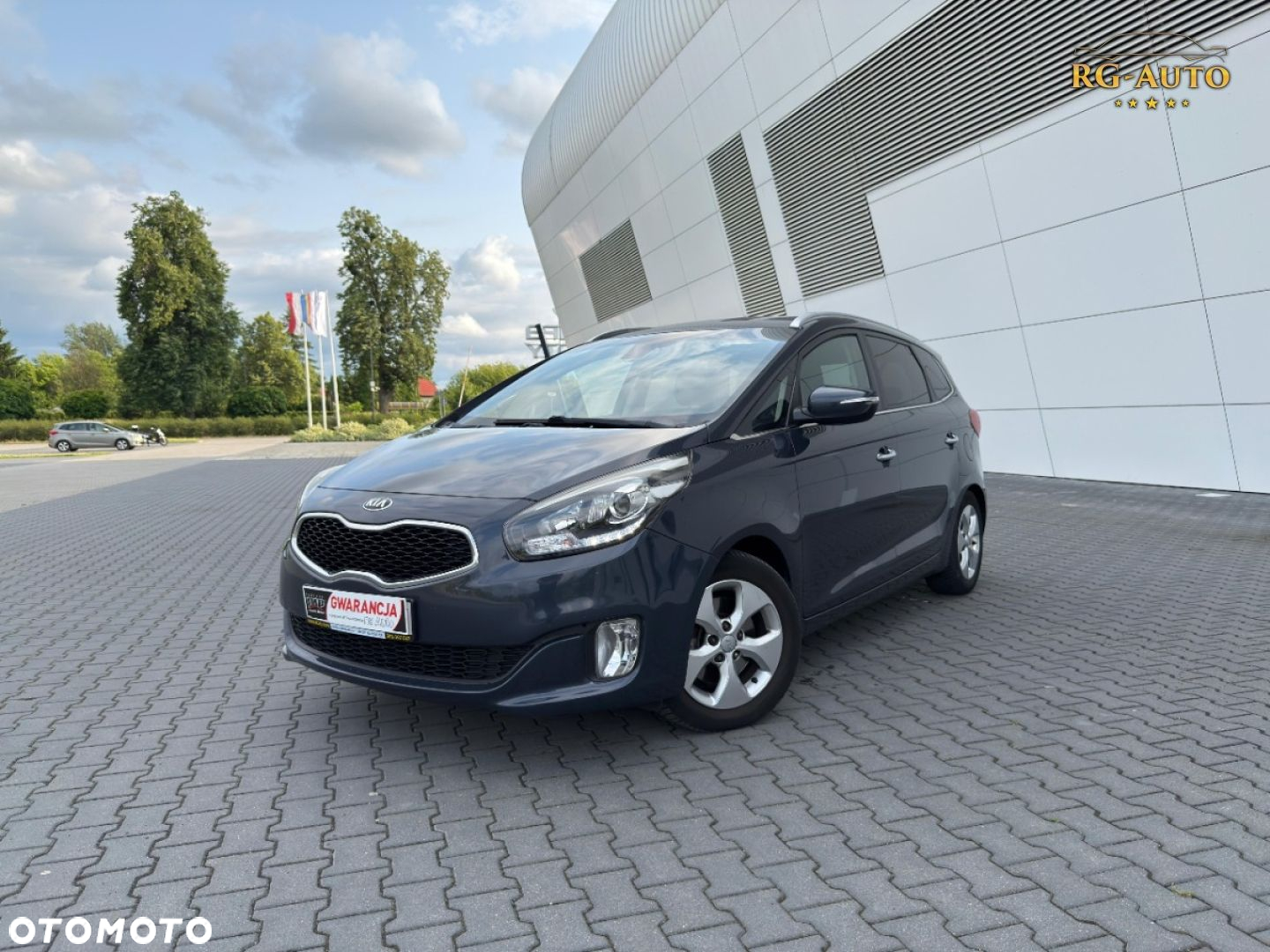 Kia Carens - 16