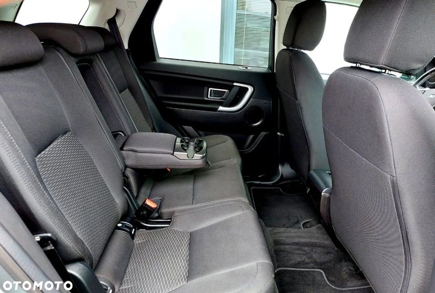 Land Rover Discovery Sport - 26