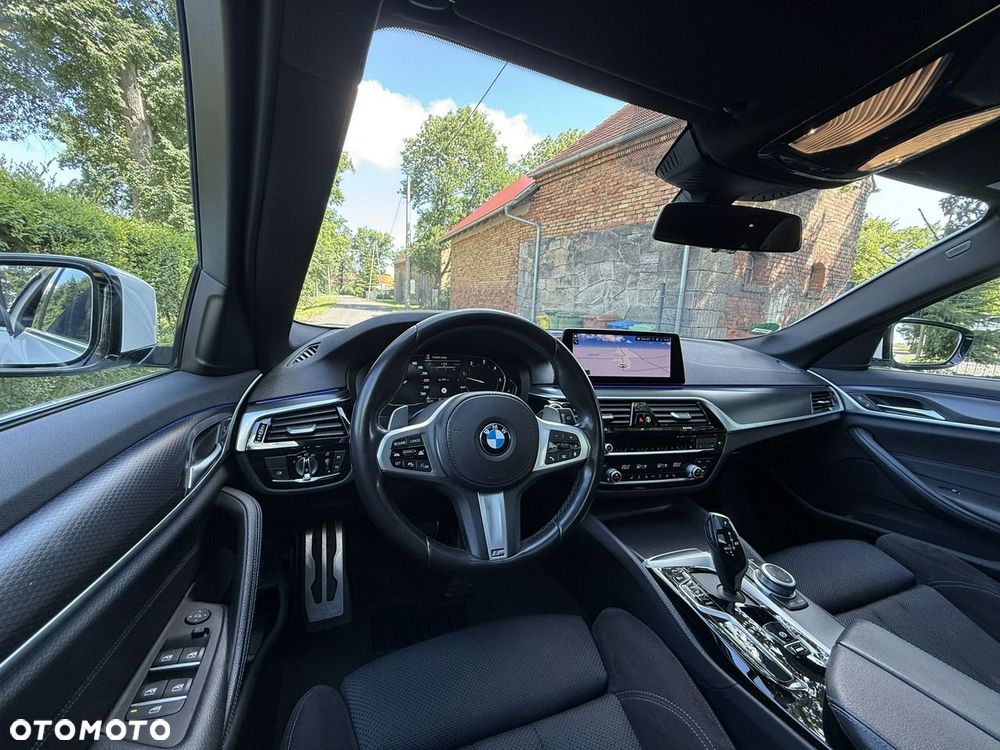 BMW Seria 5 530d mHEV M Sport sport - 27