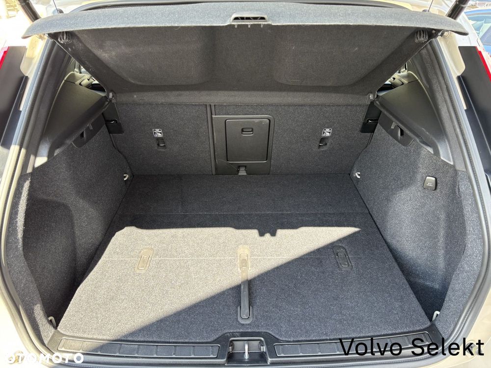 Volvo XC 40 - 24