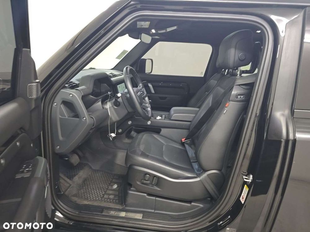 Land Rover Defender - 9