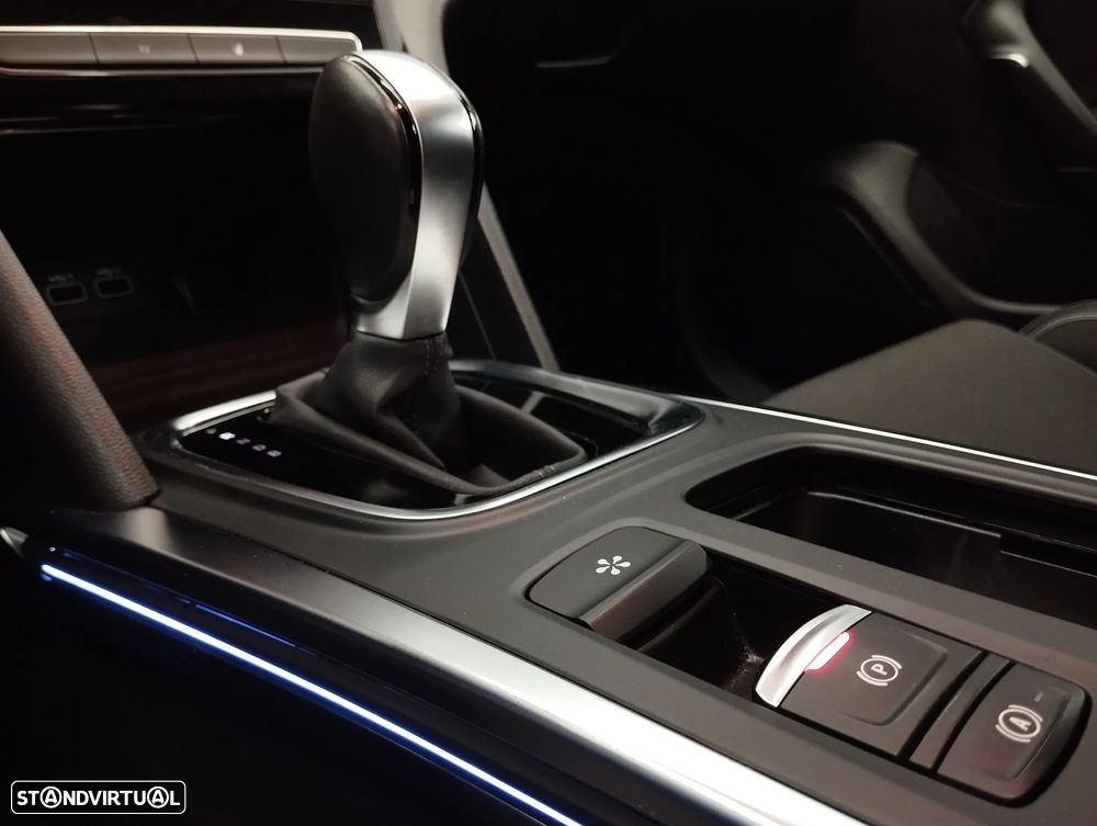 Renault Mégane Sport Tourer 1.6 E-Tech Plug-In Limited - 37