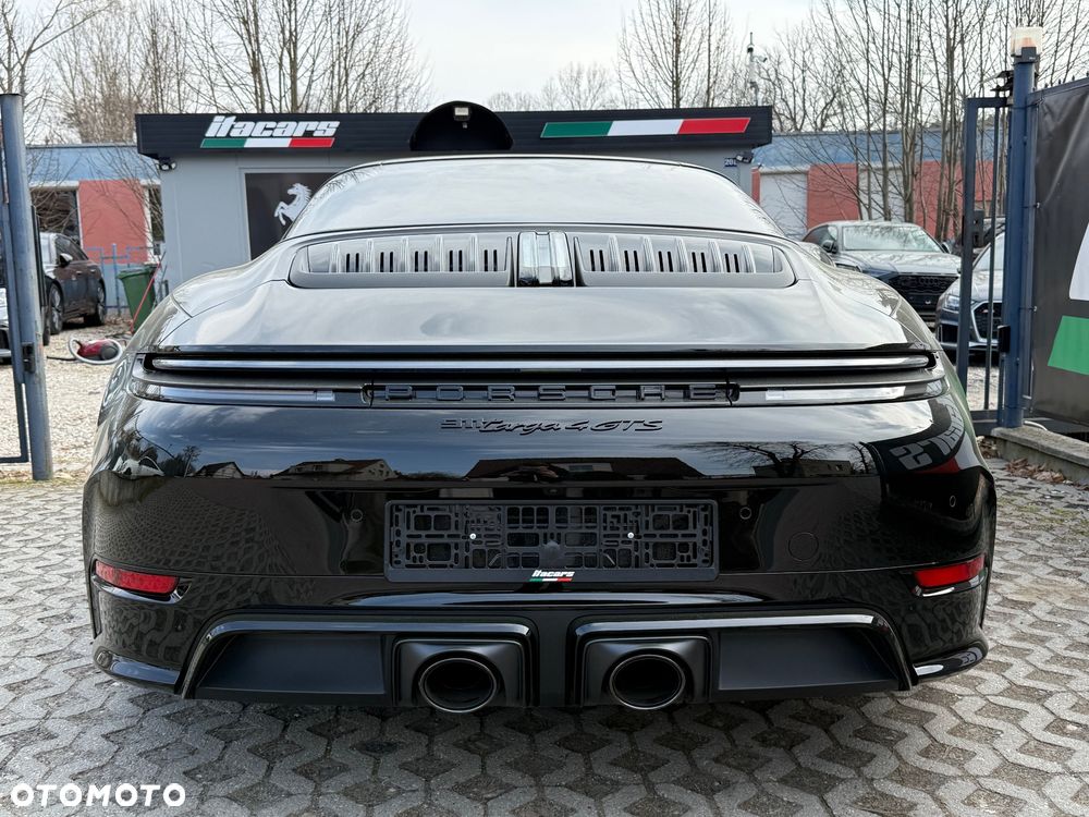 Porsche 911 Targa 4 GTS PDK - 11