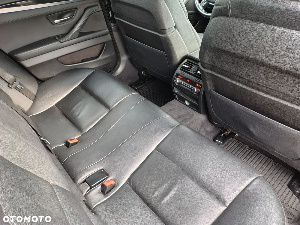 BMW Seria 5 525d xDrive - 6