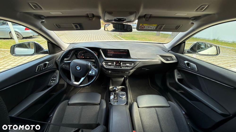 BMW Seria 2 218i - 13