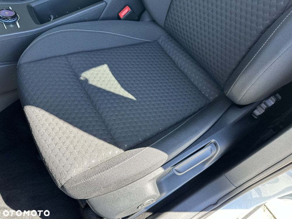 Volkswagen T-Roc - 12