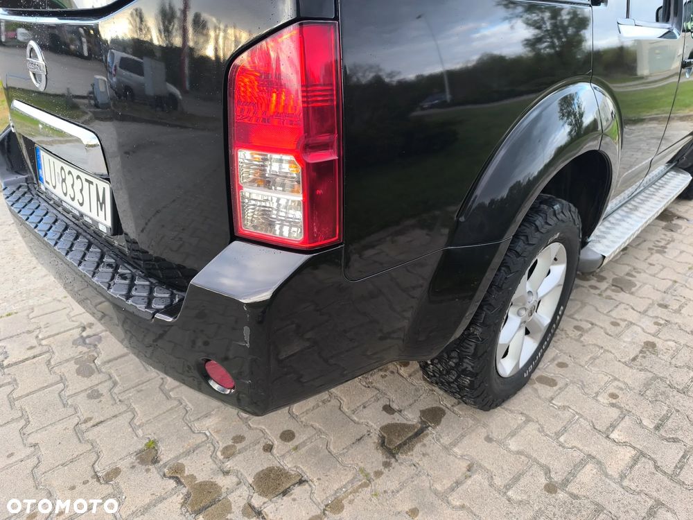 Nissan Pathfinder 2.5 D LE - 12