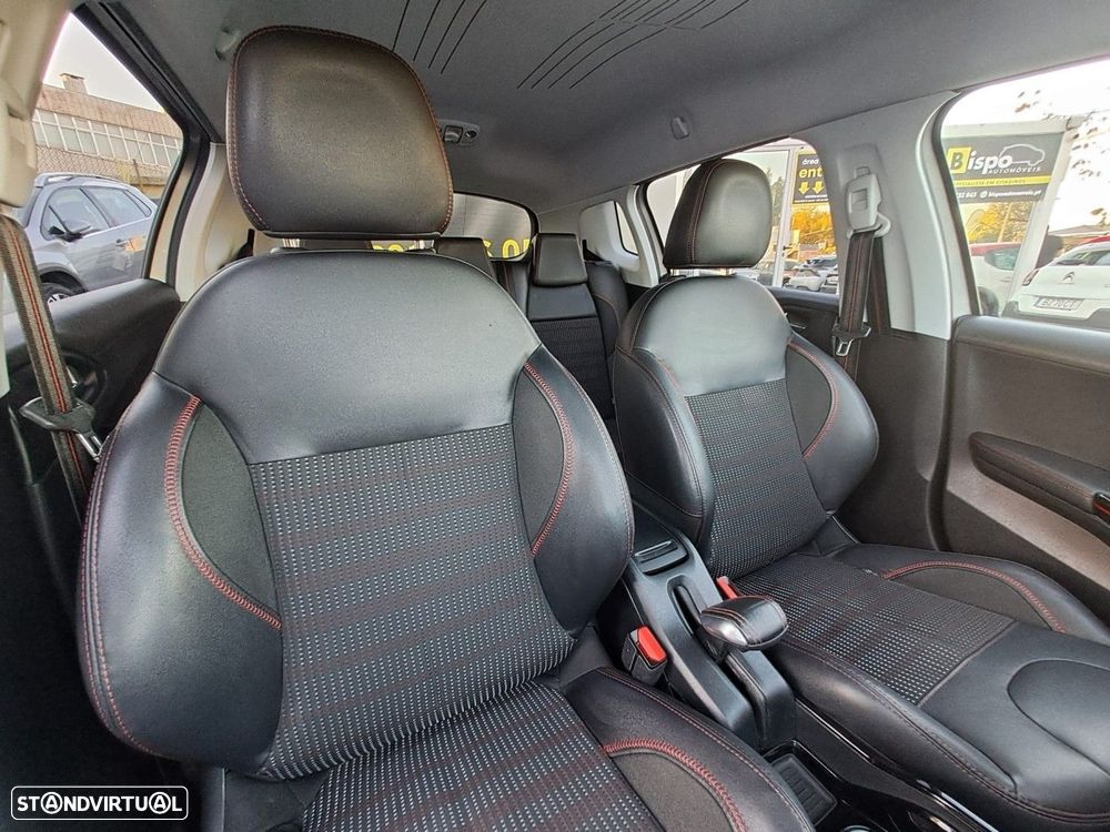 Peugeot 2008 1.2 PureTech GT Line - 11