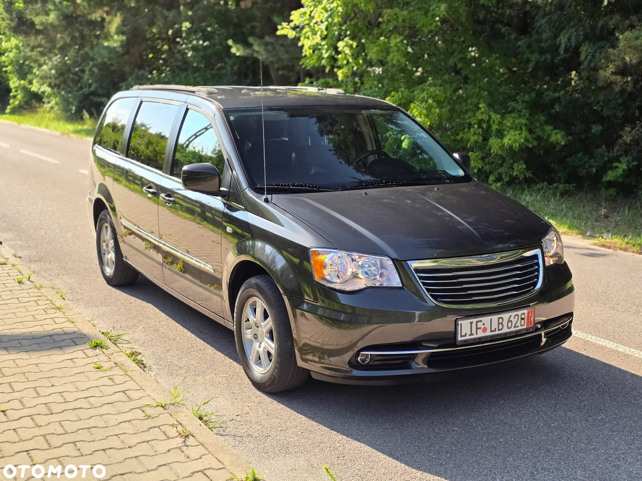 Chrysler Town & Country 3.6 Limited - 11