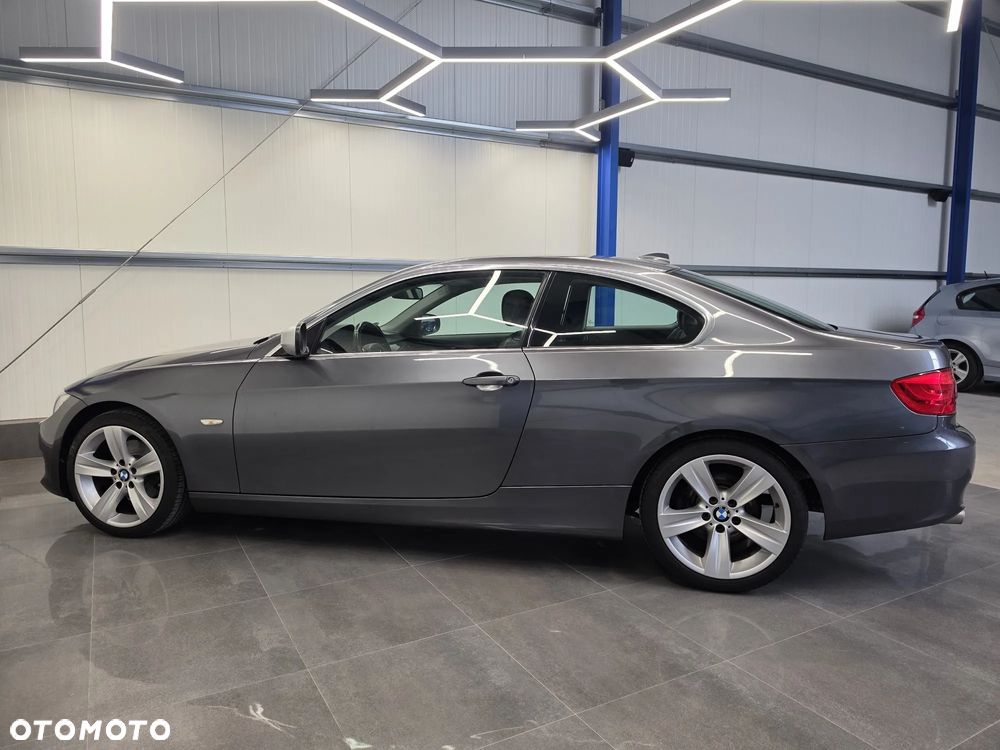 BMW Seria 3 320d Edition Exclusive - 12