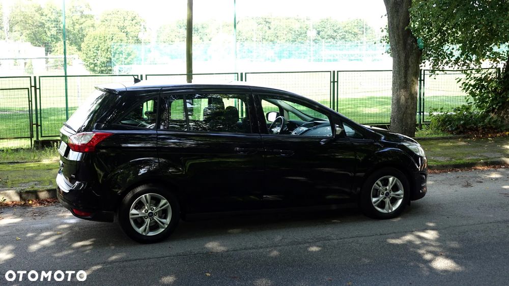 Ford Grand C-MAX - 35