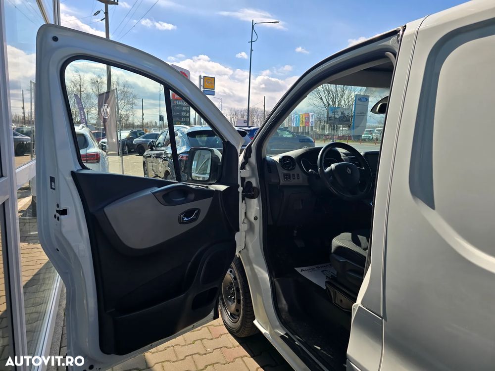 Renault Trafic - 16