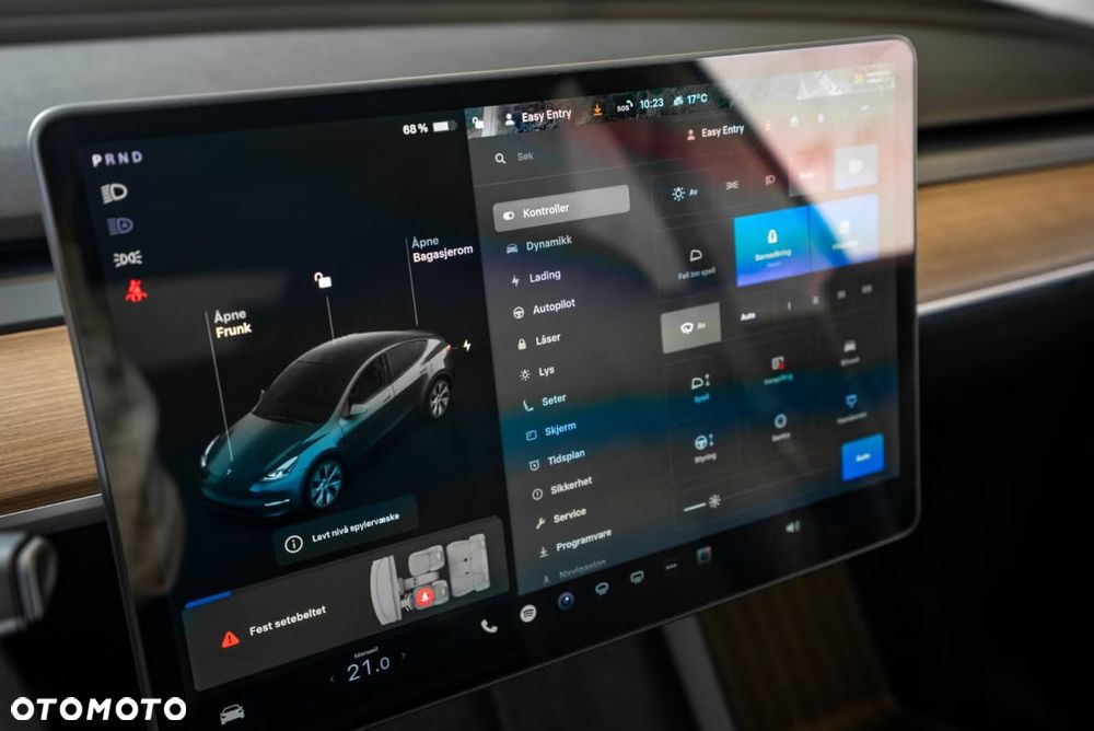 Tesla Model Y Long Range Dual Motor AWD - 9