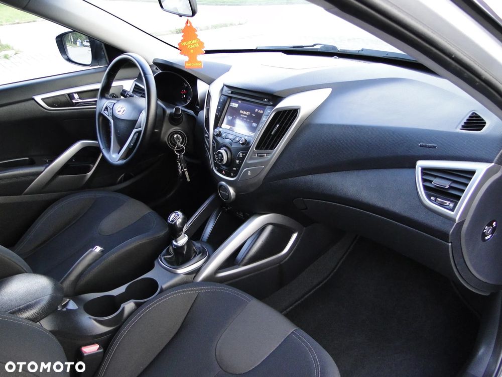 Hyundai Veloster 1.6 Premium - 21