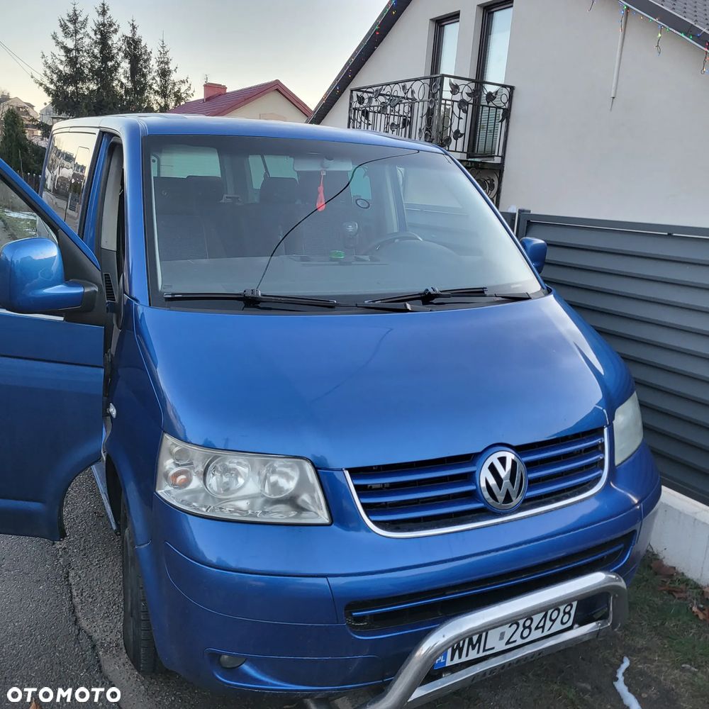Volkswagen Caravelle - 1