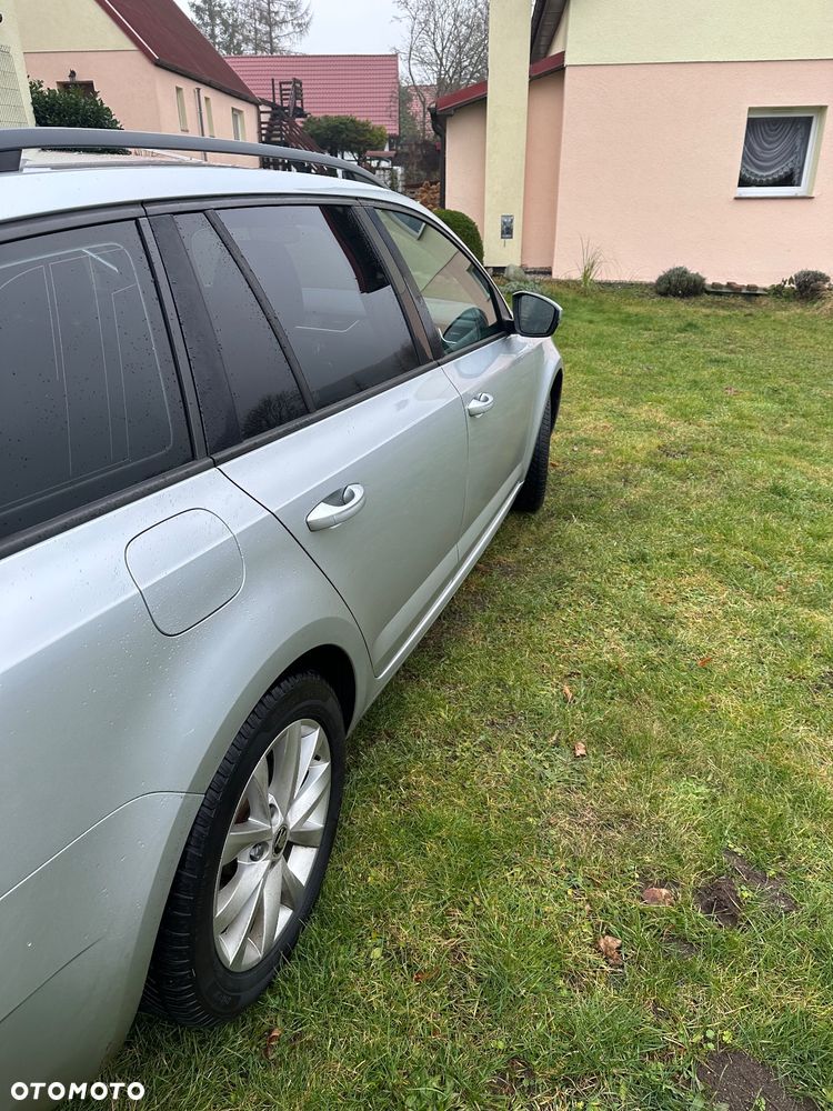 Skoda Octavia Scout 2.0 TDI 4x4 DSG - 9