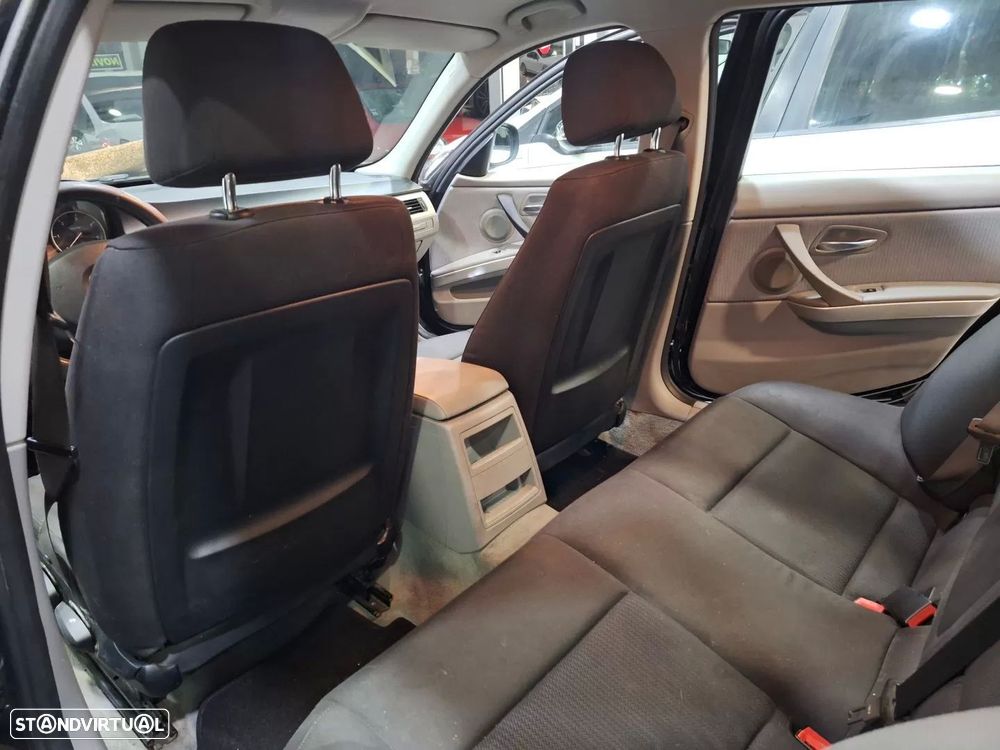 BMW 318 d Touring - 9