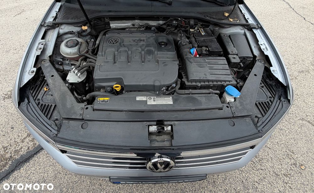 Volkswagen Passat 1.6 TDI BMT Comfortline - 8