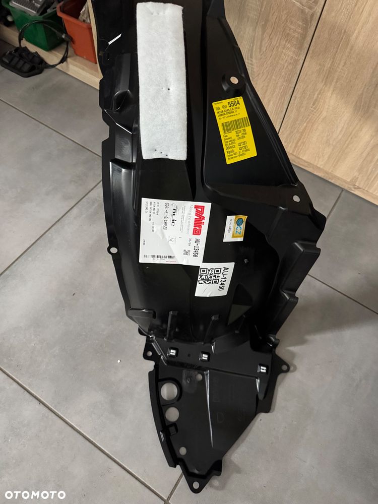 Toyota Auris e18 12- nadkole przód nowe - 2