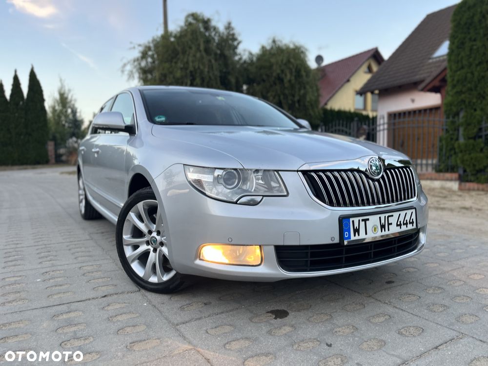 Skoda Superb 2.0 TDI DSG Exclusive - 38