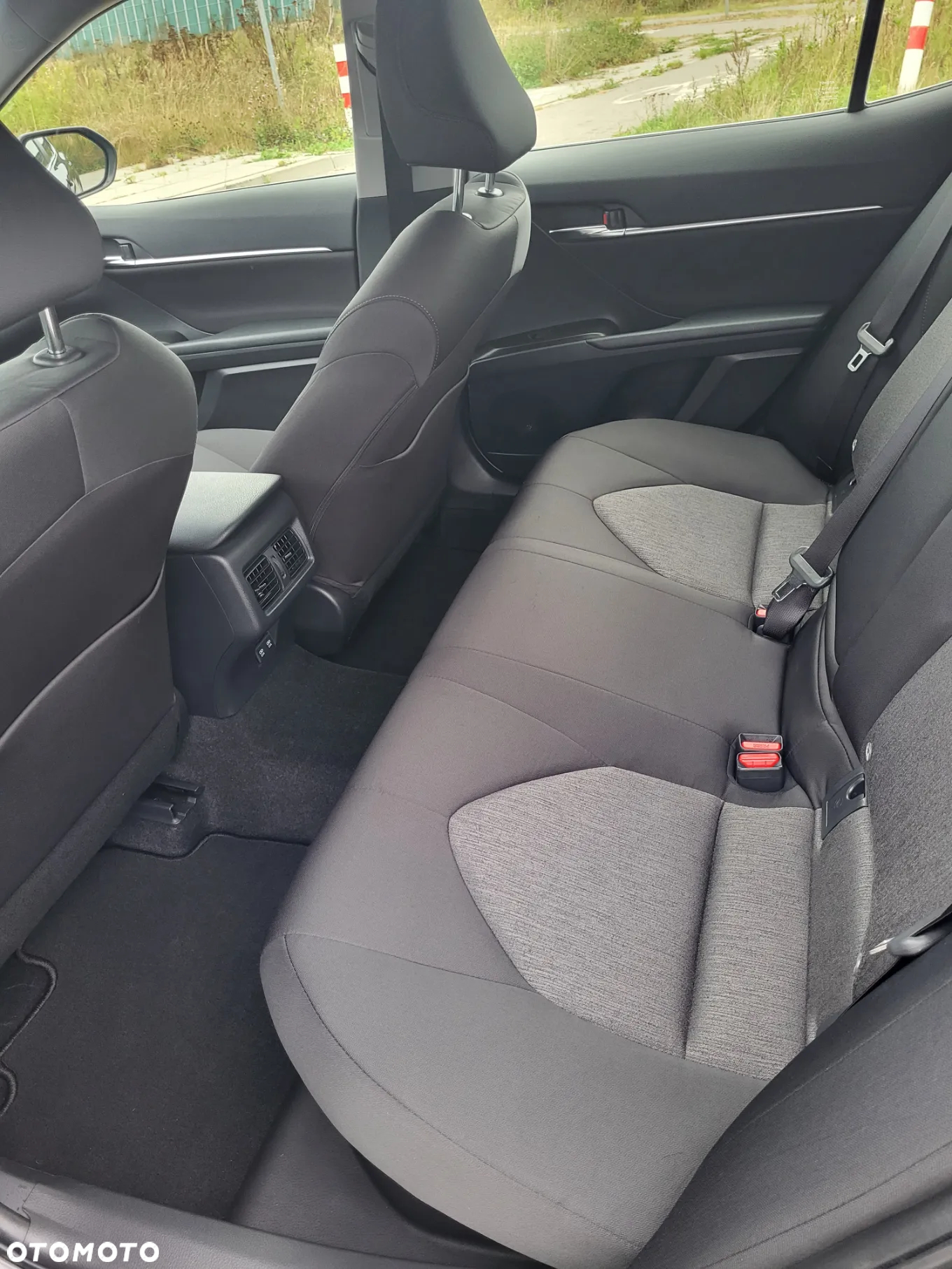 Toyota Camry 2.5 Hybrid Comfort CVT - 24