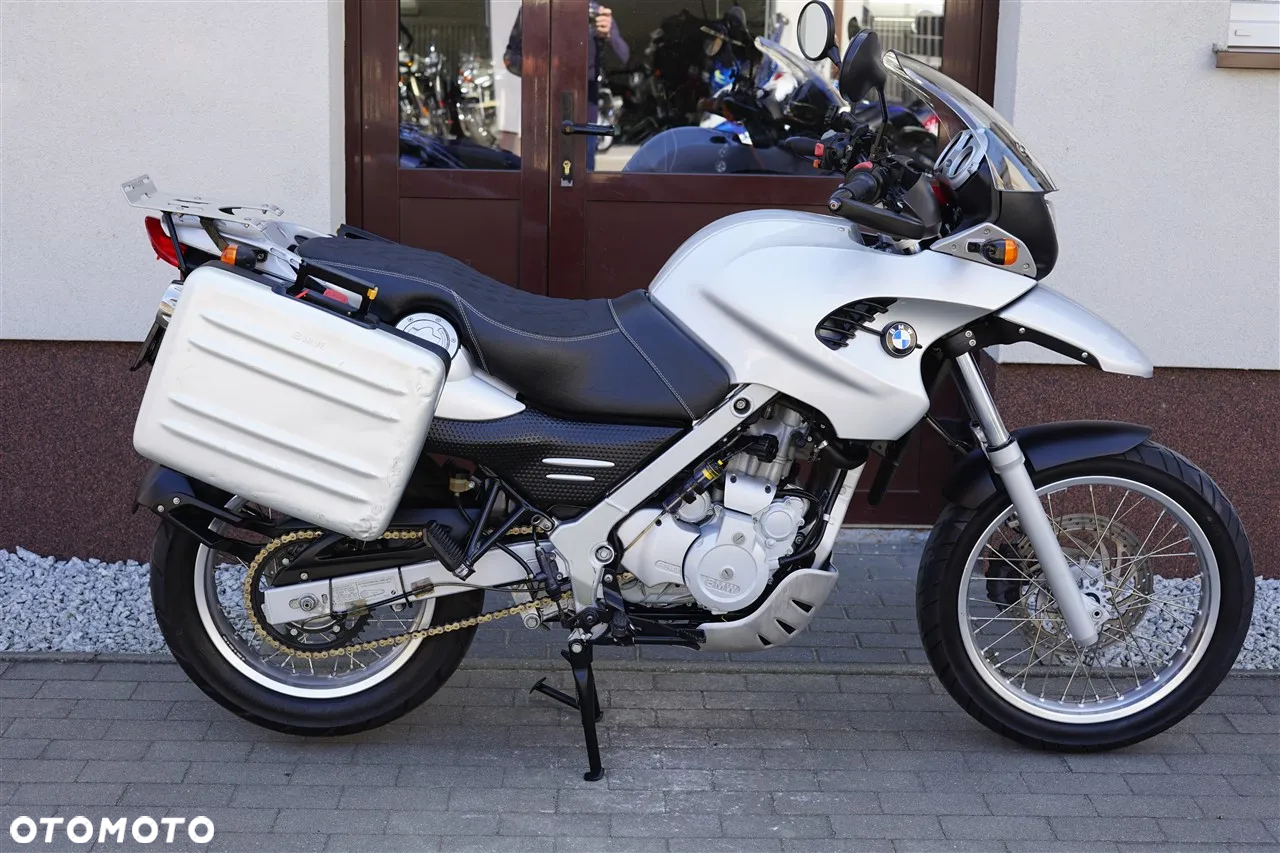 BMW F