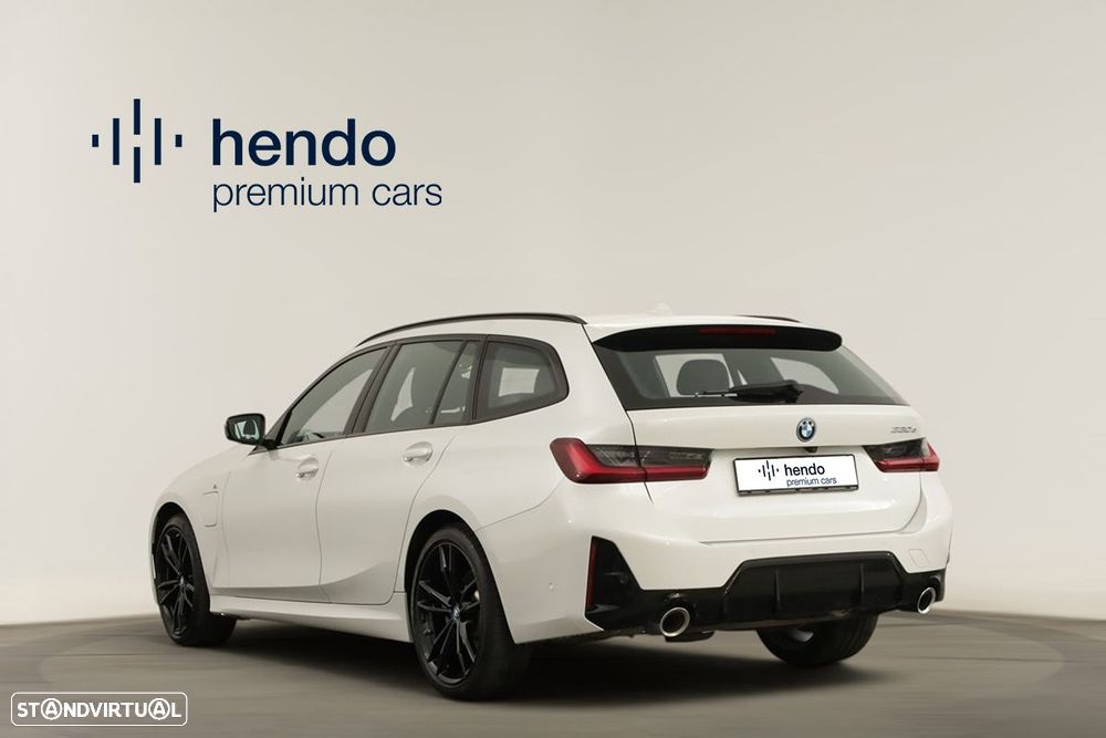 BMW 330 e Pack Desportivo M Auto — fotografia 4
