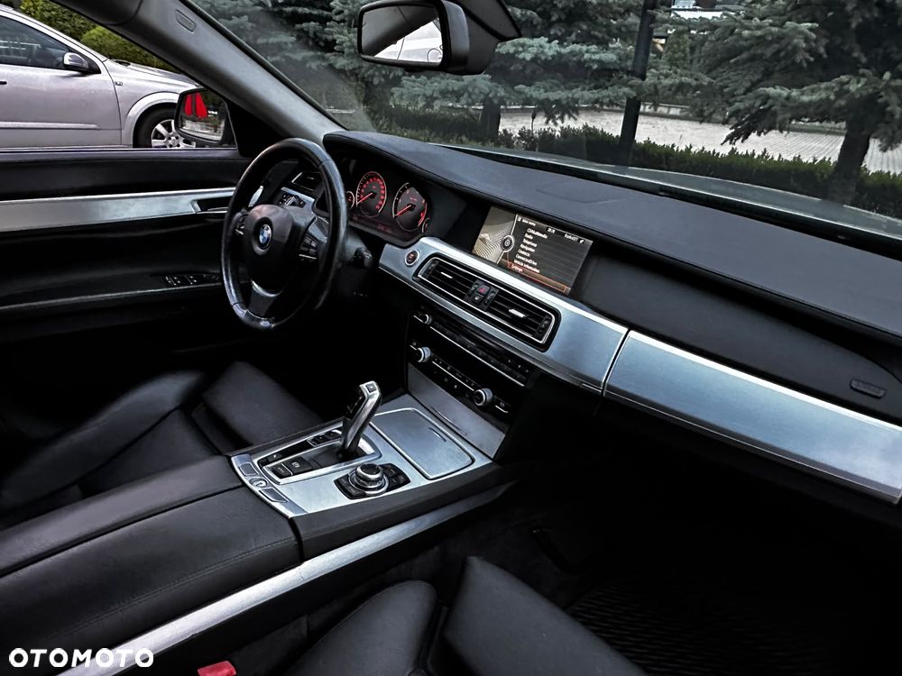 BMW Seria 7 730d - 24