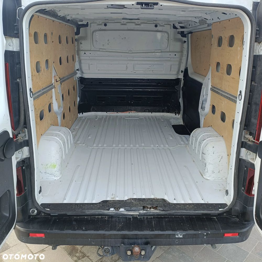 Opel Vivaro - 17