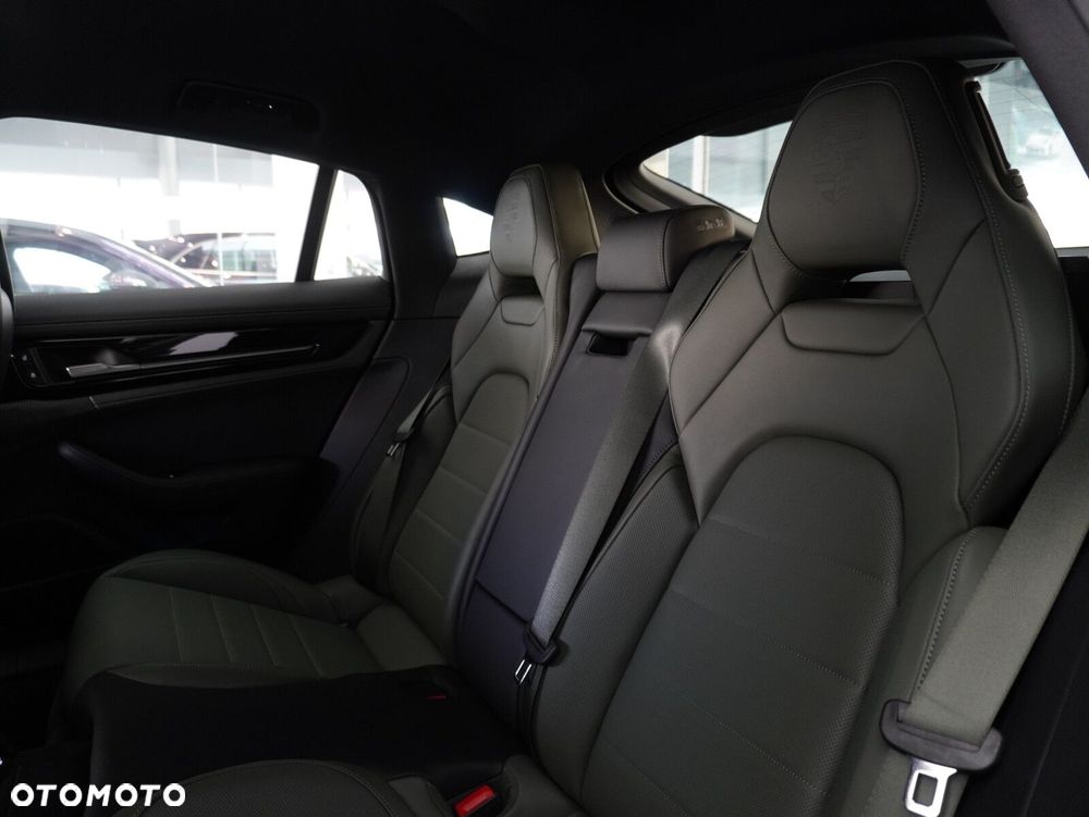 Porsche Panamera 4 E-Hybrid PHEV - 34