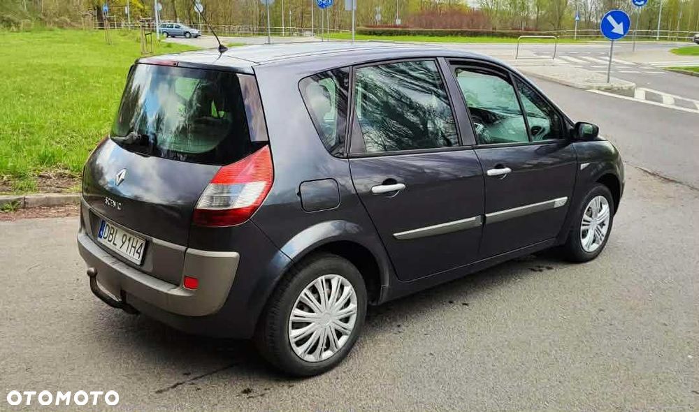 Renault Grand Scenic - 1