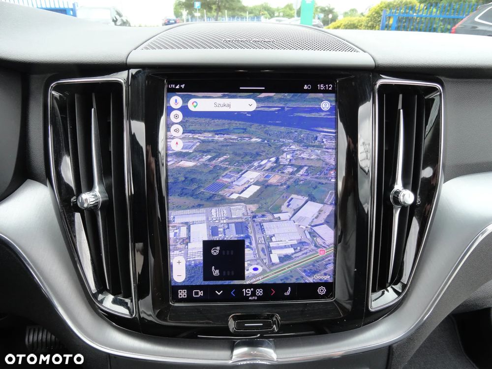 Volvo XC 60 B4 D AWD Geartronic Momentum Pro - 16