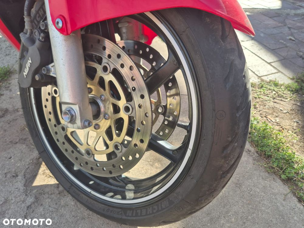 Honda VFR - 15