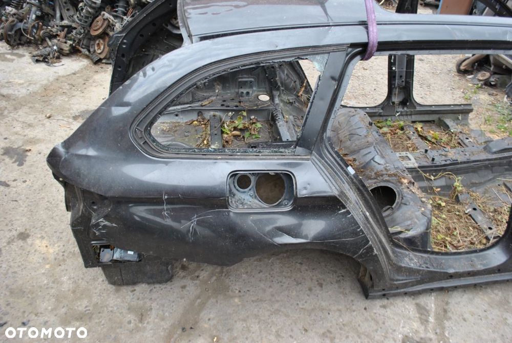 Tył dupa z dachem BMW F11 - 3