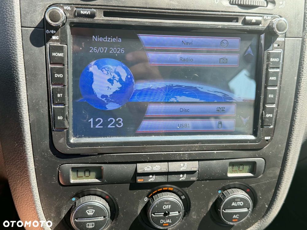 Volkswagen Golf - 6