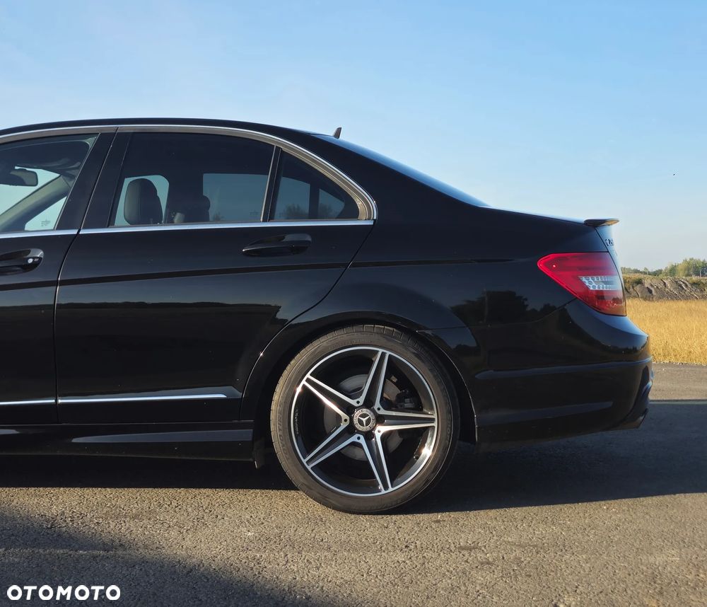 Mercedes-Benz Klasa C 250 CGI Automatik BlueEFFICIENCY SPORT EDITION - 4