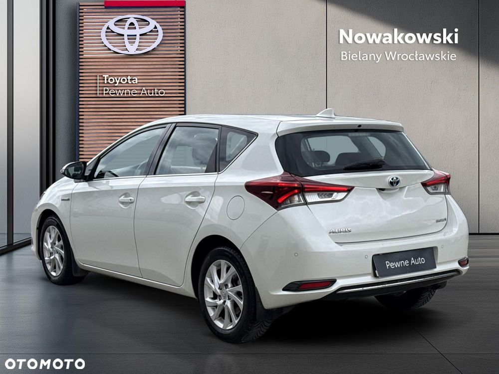 Toyota Auris - 2