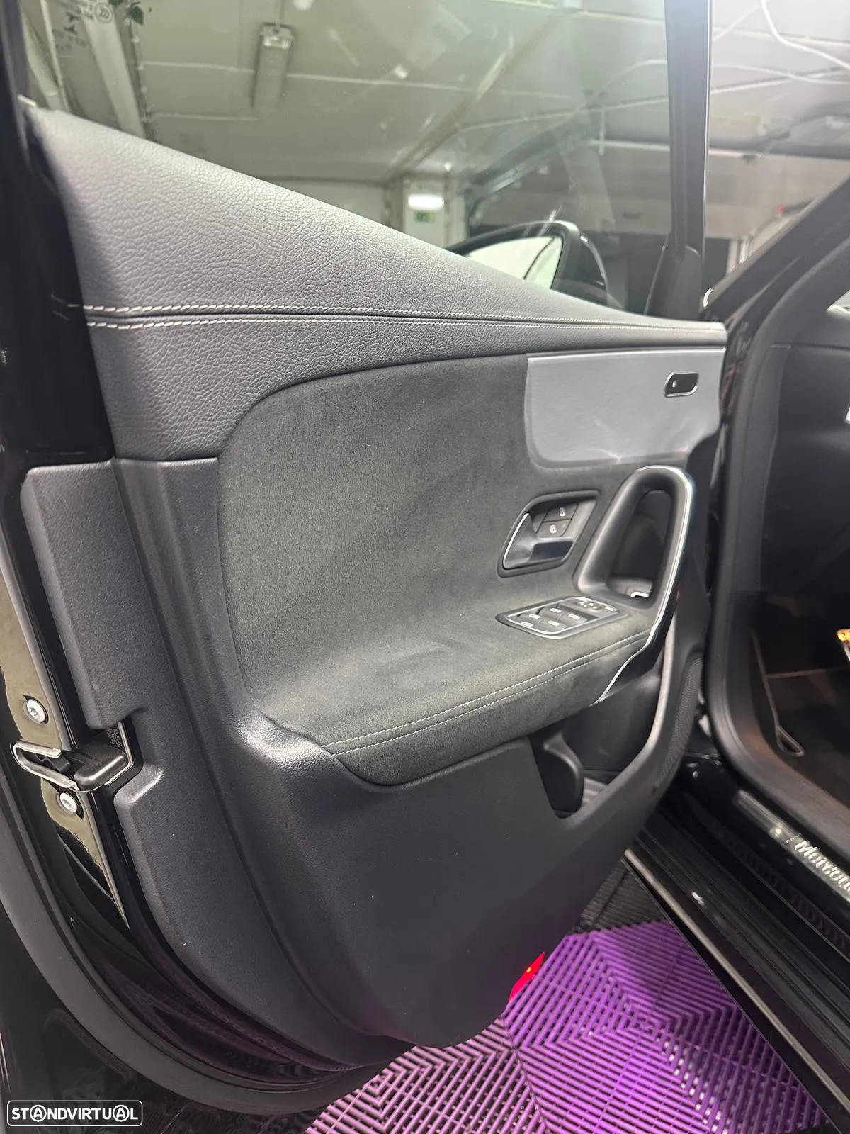 Mercedes-Benz A 250 Limousine e AMG Line - 13