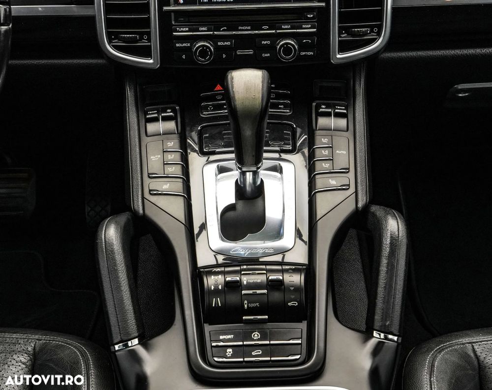 Porsche Cayenne - 19