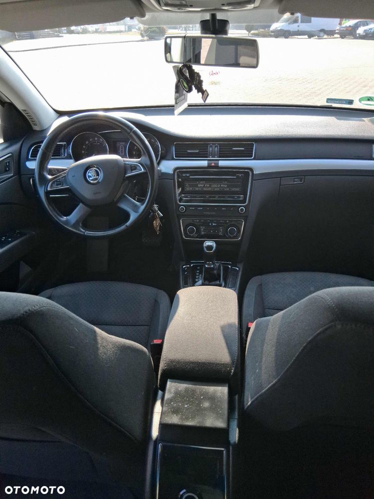 Skoda Superb 2.0 TDI DSG Active - 10