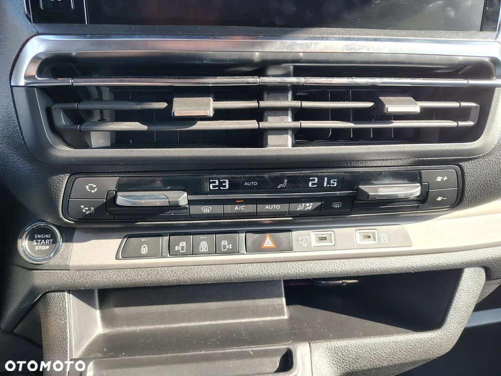 Peugeot Traveller - 20